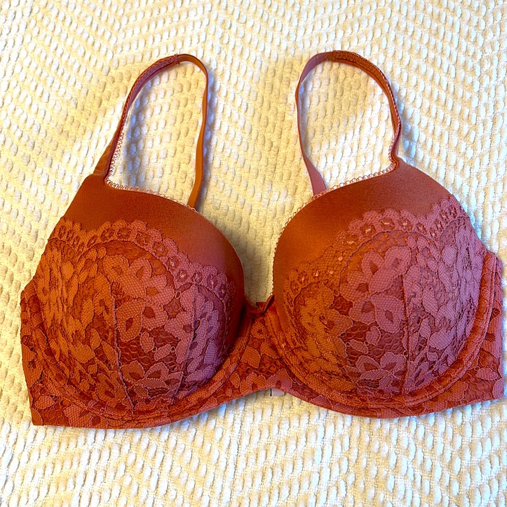 Victoria’s Secret Body By Victoria Lined Demi 34DD EUC